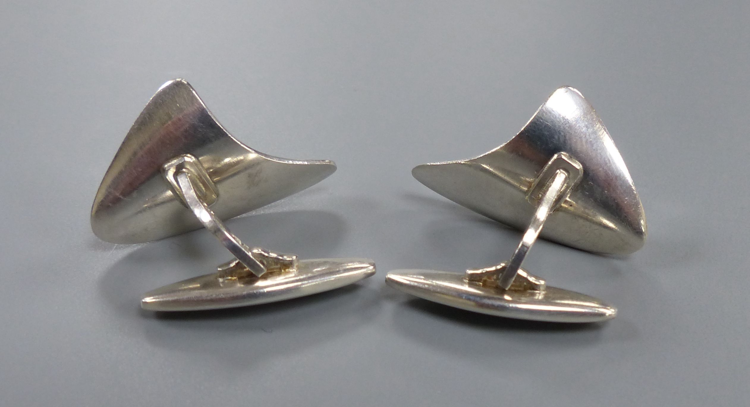 A modern pair of Georg Jensen silver cuff links, design no. 88, 29mm, 33 grams.
